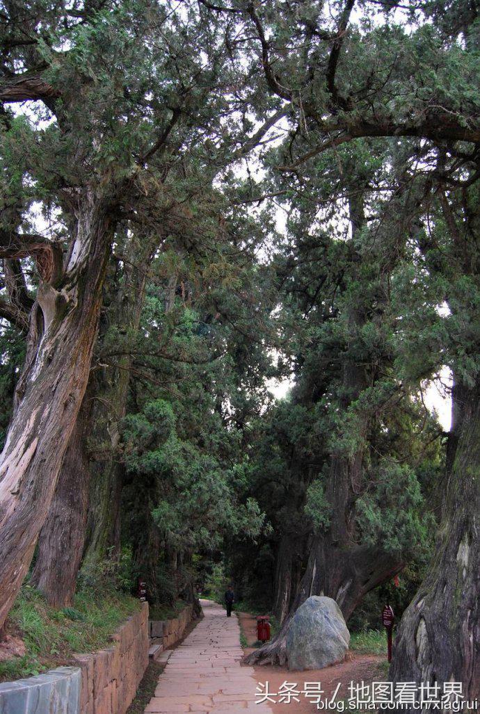 西成高铁沿线旅游,川西北高铁沿线旅游景点