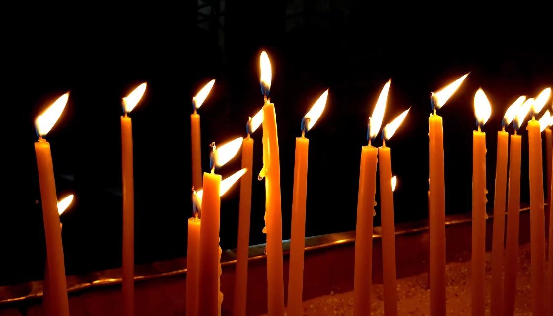 耶稣被钉死在十字架后来在哪里,耶稣被钉在十字架上之后的故事