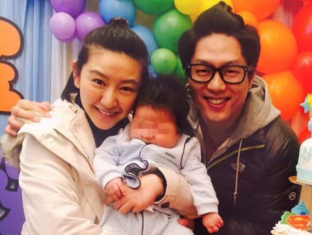 吴佩慈为大儿子庆生,吴佩慈纪晓波为儿子庆生