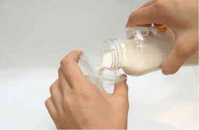 无知妈妈空腹给宝宝吃好多营养品,无知妈妈给宝宝尝试进食