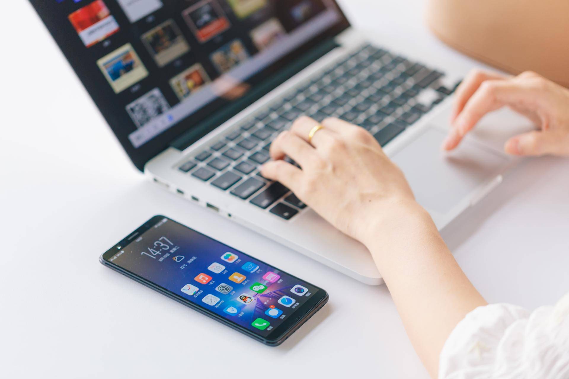 vivox20是不是第一个全面屏,vivox20是什么全面屏