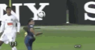 绿茵场最精准的手术刀之一！哈维的足球用智商就能碾压对手