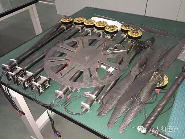 北京飞手张丰：第一次飞25B直升机时双手发抖,附赠新手指南