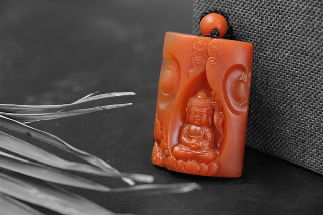 南红玛瑙戴久啦会变吗 (南红玛瑙是越来越便宜吗)