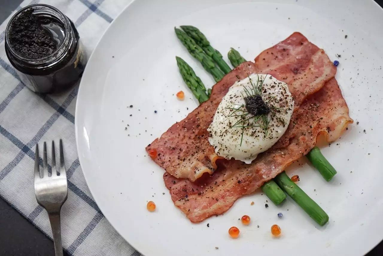 一刀切下去，鸡蛋流黄的感觉，好像中了500万！