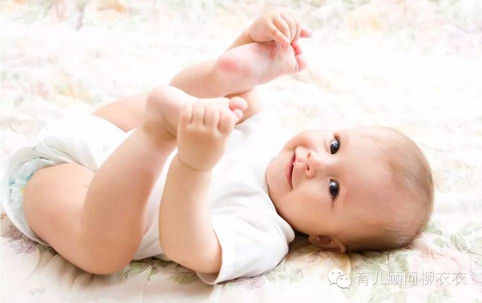 2个月宝宝一次吃400ml的奶，为什么还吃不饱？