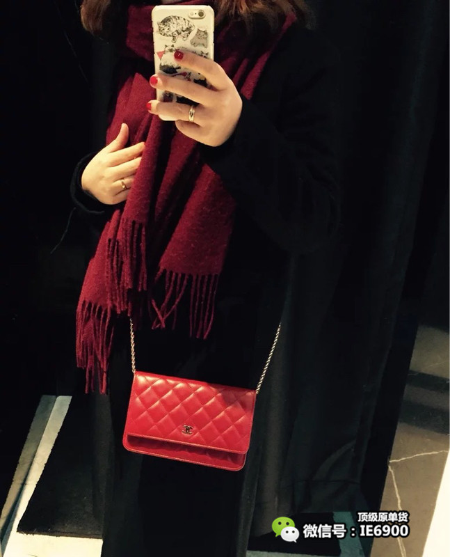 年入百万美女主播欧洲疯狂购买大牌包包，看完觉得她有钱好任性!