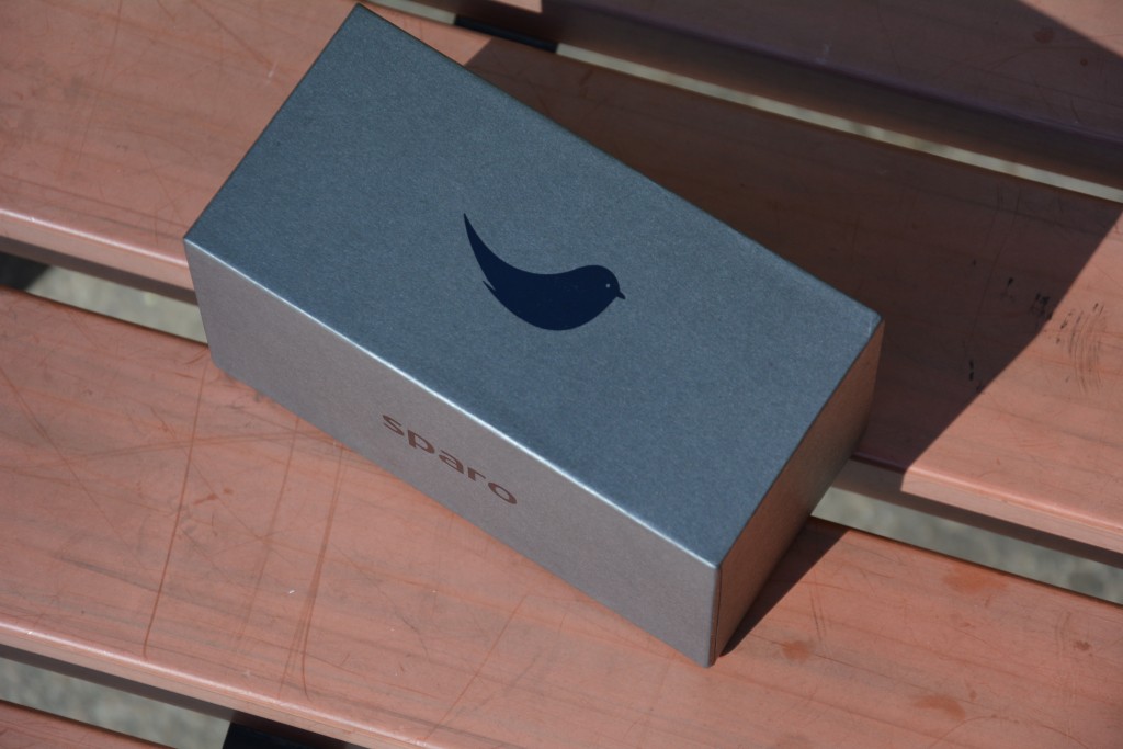 巴掌大的电脑主机,能玩英雄联盟—Sparo迷你主机测评