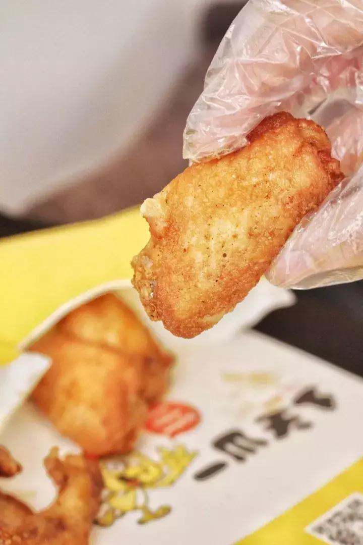 这家“鸡店”让小姑娘都梦魂萦绕,大放豪言要做南宁“爪爪”NO.1