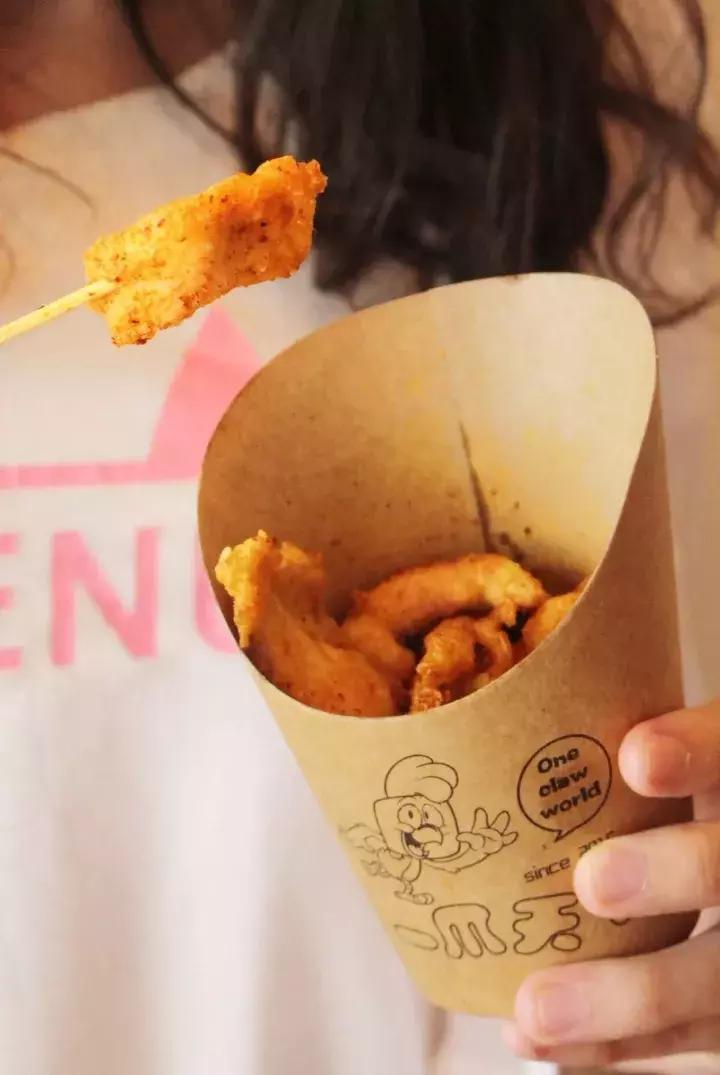 这家“鸡店”让小姑娘都梦魂萦绕,大放豪言要做南宁“爪爪”NO.1