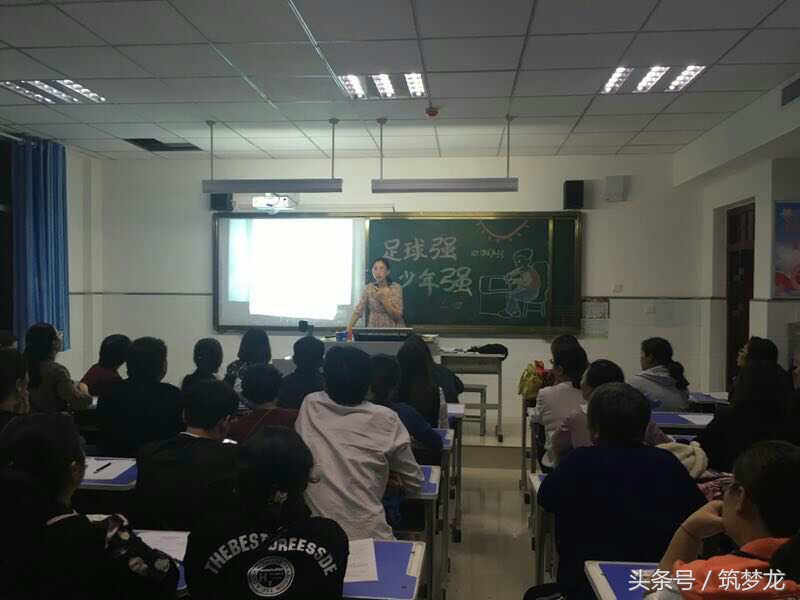 球儿飞歌曲,球儿飞舞教案反思