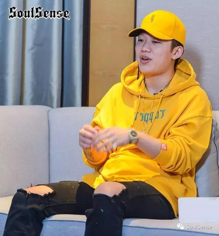 从《中国有嘻哈》rapper的服饰，看2017秋季服饰搭配