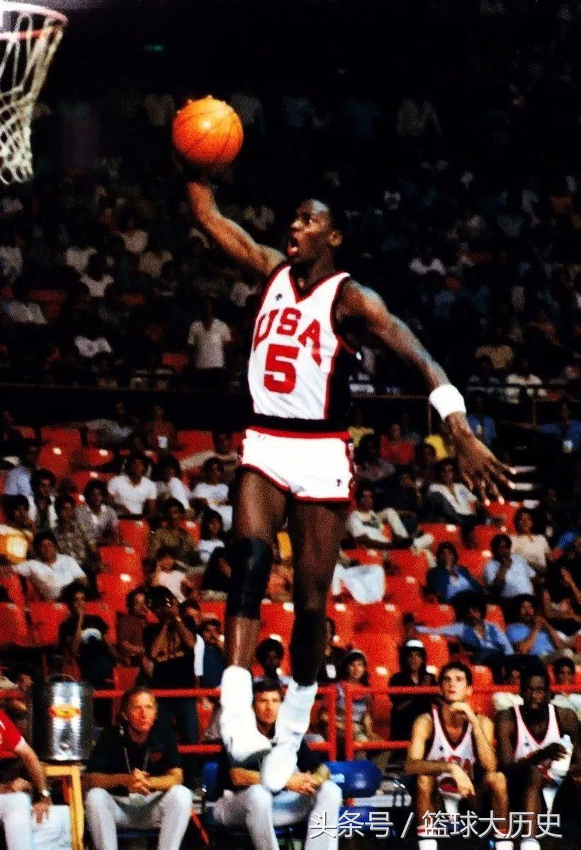 乔丹第一次复出球衣号码,乔丹穿12号球衣砍下49分