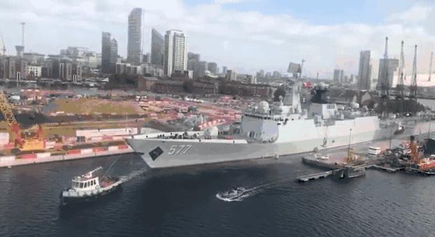 中国海军震撼世界视频,中国海军舰艇访问英国泰晤士河