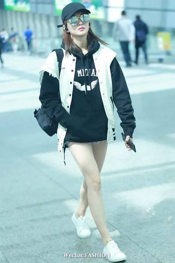 秋款卫衣女装搭配,早秋女装潮牌卫衣搭配什么裤子