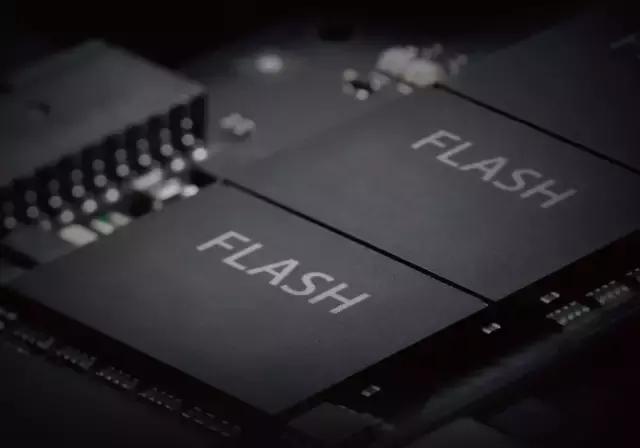 选eMMC、UFS还是NVMe？手机ROM存储传输协议解析