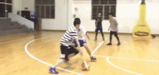 1米78摸篮筐要跳多高,1米78摸高挑战