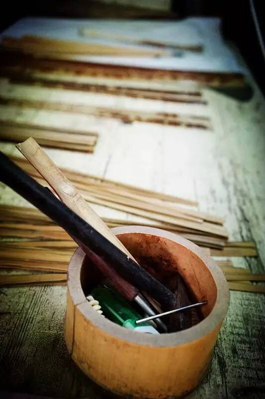 湘妃竹折扇制扇大师,湘妃竹手工折扇大师