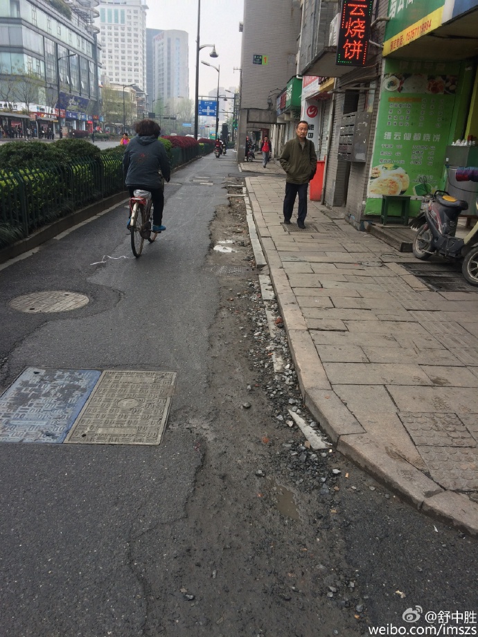 远离喧嚣有时很必要,喧嚣中有着宁静的力量