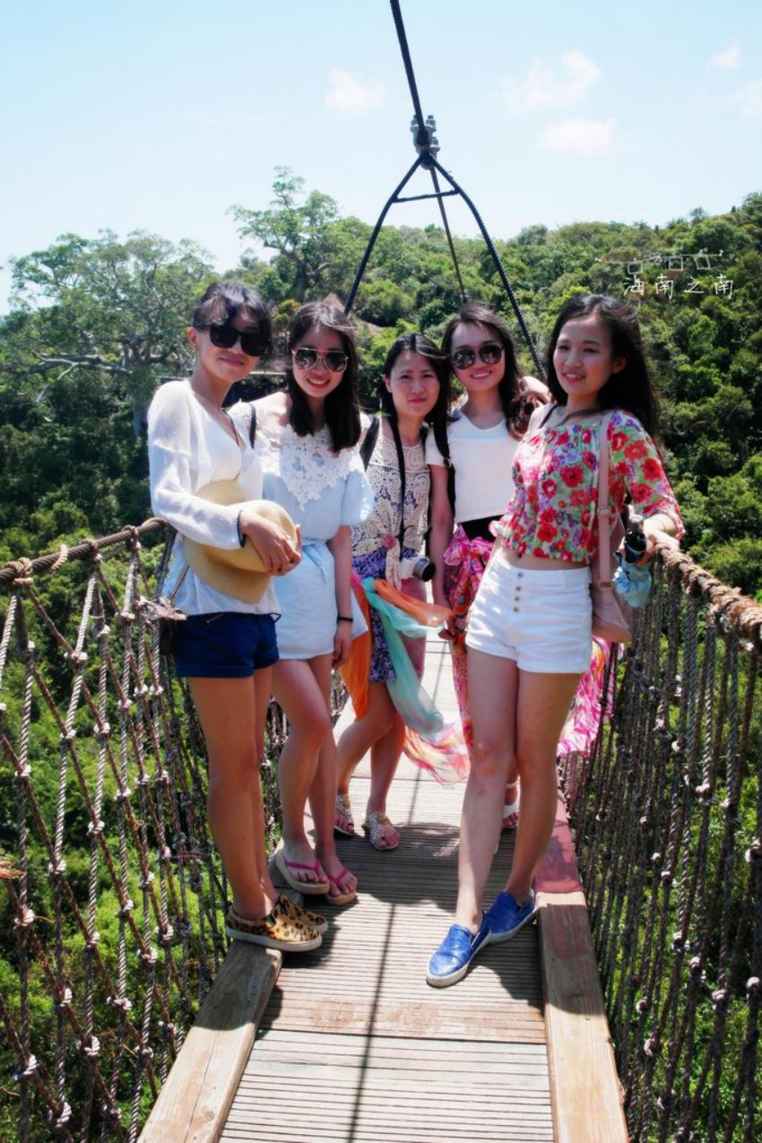 穿过云海后的美景,穿过云海看美景