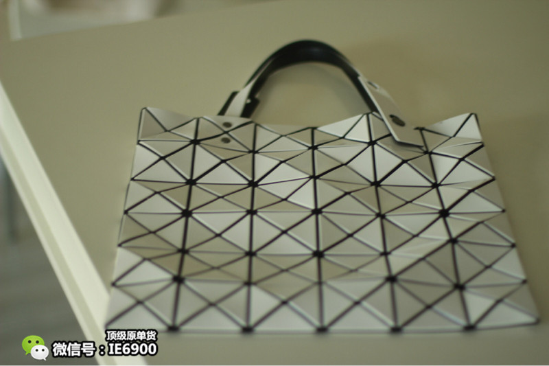 年入百万美女销售,年入百万的美女