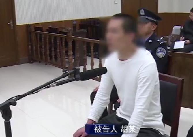 石家庄这名男子用了什么办法竟然办下52张信用卡