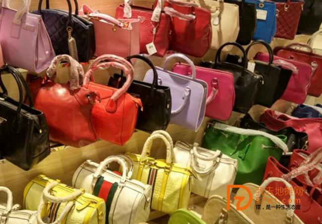 一位摊友进了8000多块钱真皮皮包的地摊货结果……