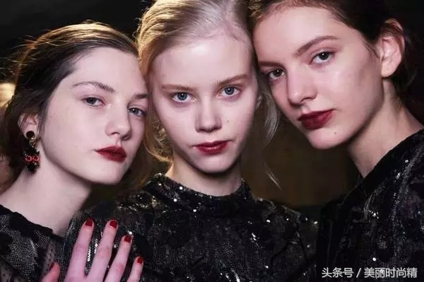 试色唇膏笔香奈儿,nars唇膏笔哪个色号好看