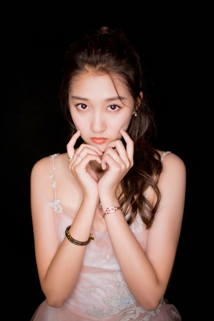 关晓彤惊艳写真照壁纸,鹿晗关晓彤壁纸