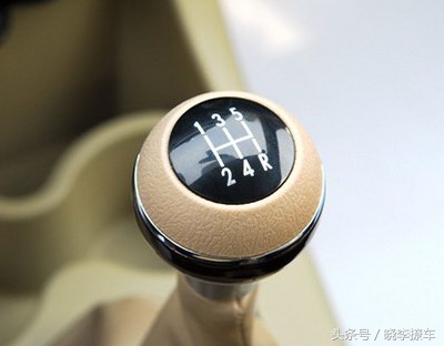 刚上车挂不上挡,上车挂不了挡怎么回事