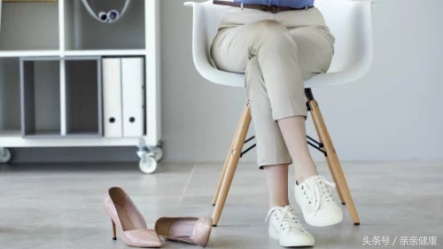 脚跟因为疼没锻炼会什么样,脚跟痛不用慌专家教你一招解决