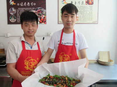 小本创业摆摊小吃培训,现在开什么小吃店比较赚钱投资小