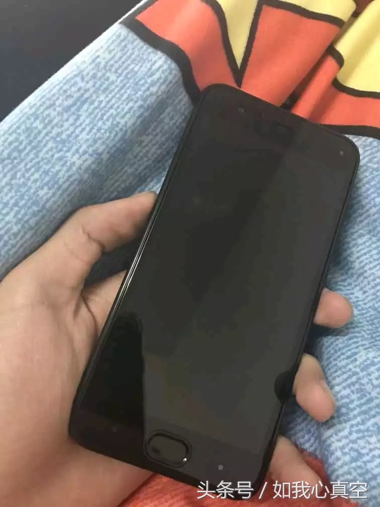 小米mix4贴膜和不贴膜对比,小米6屏幕贴膜怎么样好用吗