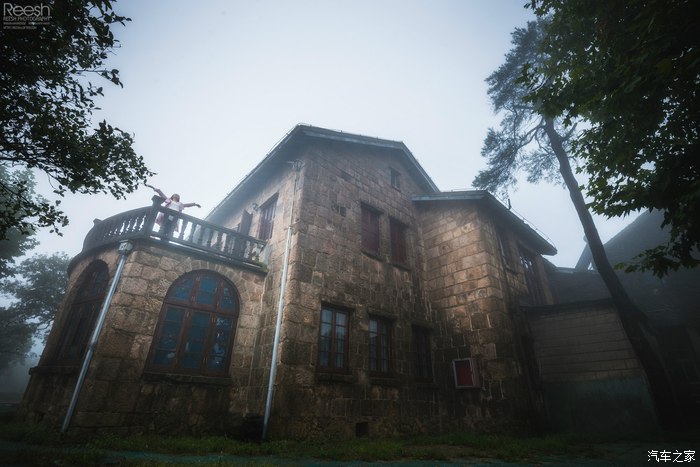 宝马X6,不谈性能如何!自驾遇上大雨还被拍成大片,颜值绝对够!