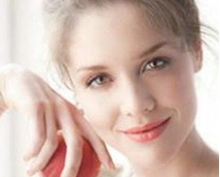 激素依赖性皮炎用什么保湿好,脸部干性脂溢性皮炎脱皮怎样补水