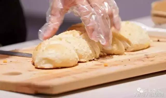 一口软欧包一口茶,一口鲜果茶一口软欧包