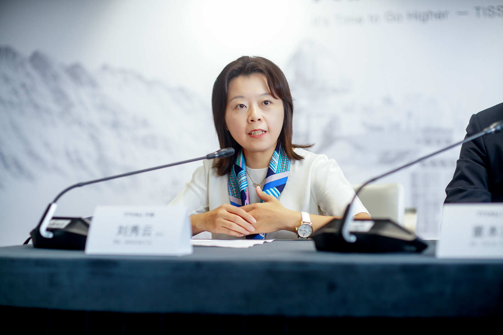 真力时和萧邦哪个档次高,真力时天玑和萧邦