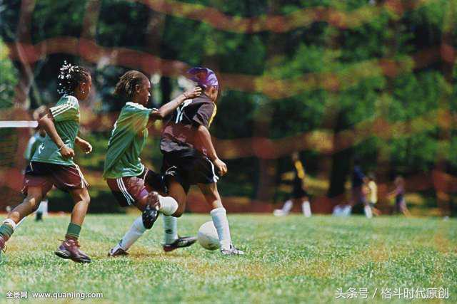 这个小国遍地出格斗天才，踢足球小男孩都能打遍世界无敌手