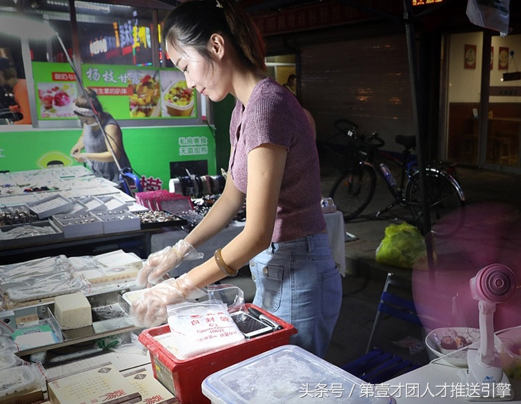 小吃摊挣钱吗,小吃摊赚钱吗