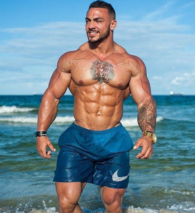 上斜哑铃飞鸟练得到胸部上中缝吗,用哑铃锻炼胸肌中缝最有效的方法