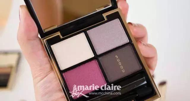 就用30块钱狂收当季爆款彩妆，“带货”女王们的梳妆台超魔性！