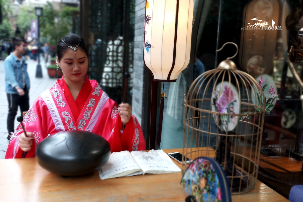 三星galaxyc8港版,三星galaxyc8像素