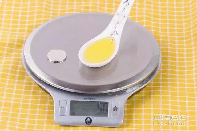 六个月宝宝吃什么油比较好,宝宝6个月吃小米油吃多少