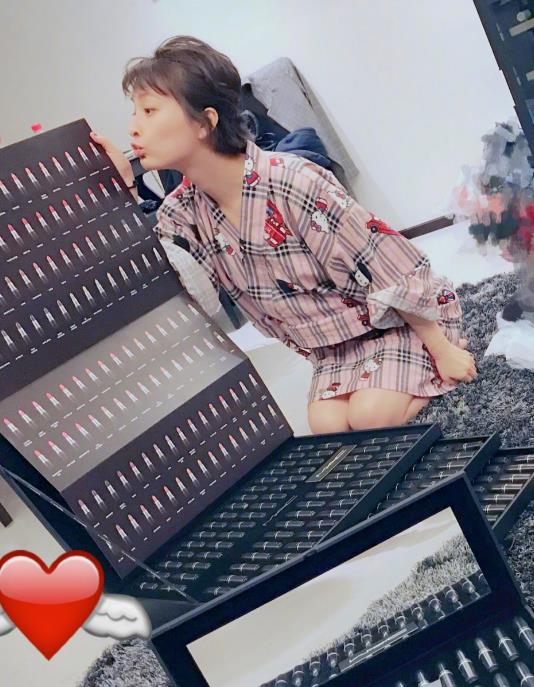 吴昕何穗收到上百只口红算什么范冰冰收到一颗挂满LV的圣诞树