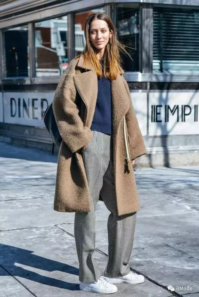 阔腿裤平底鞋,平底鞋阔腿裤搭配图片