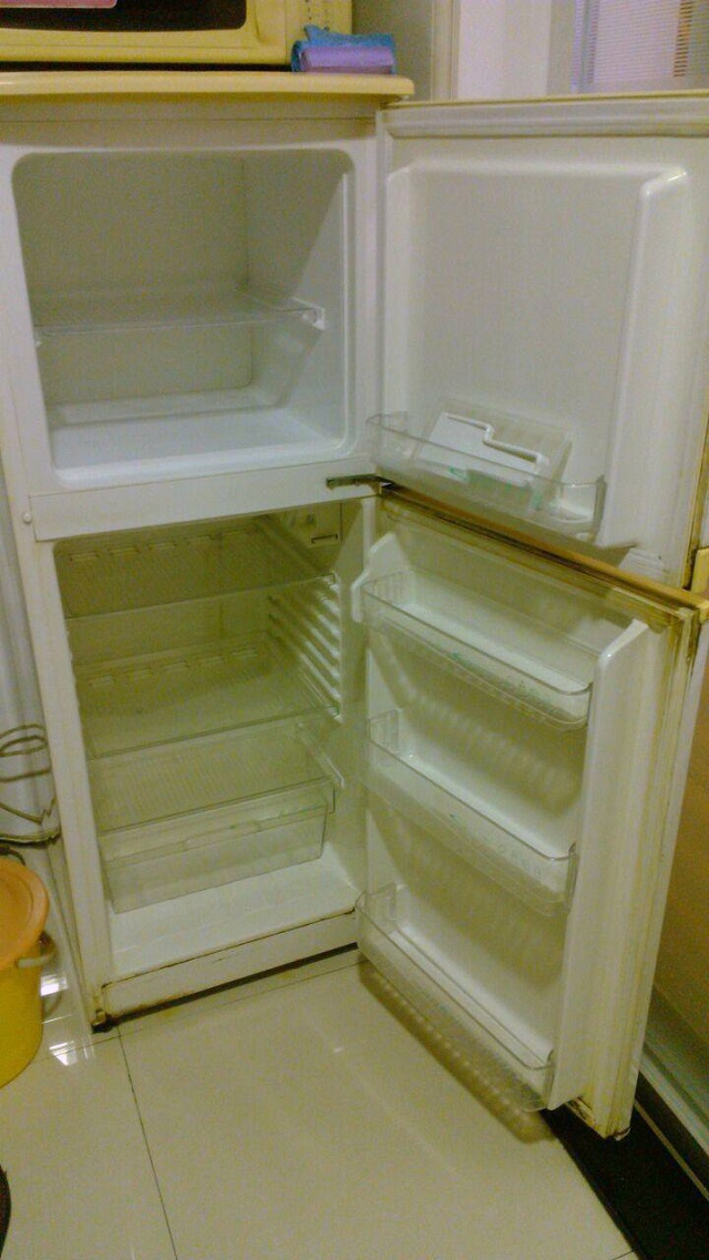 冰箱里厚厚的冰层怎么除掉,冰箱冷冻室结了很厚的冰怎么解冻