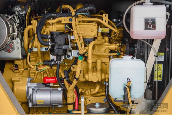 豪门小挖较量！卡特彼勒307E2对比沃尔沃EC80DPRO