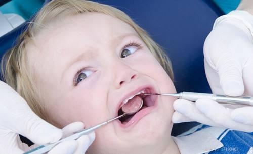 宝宝牙齿长歪了怎么办动画,宝妈矫正牙齿视频教程