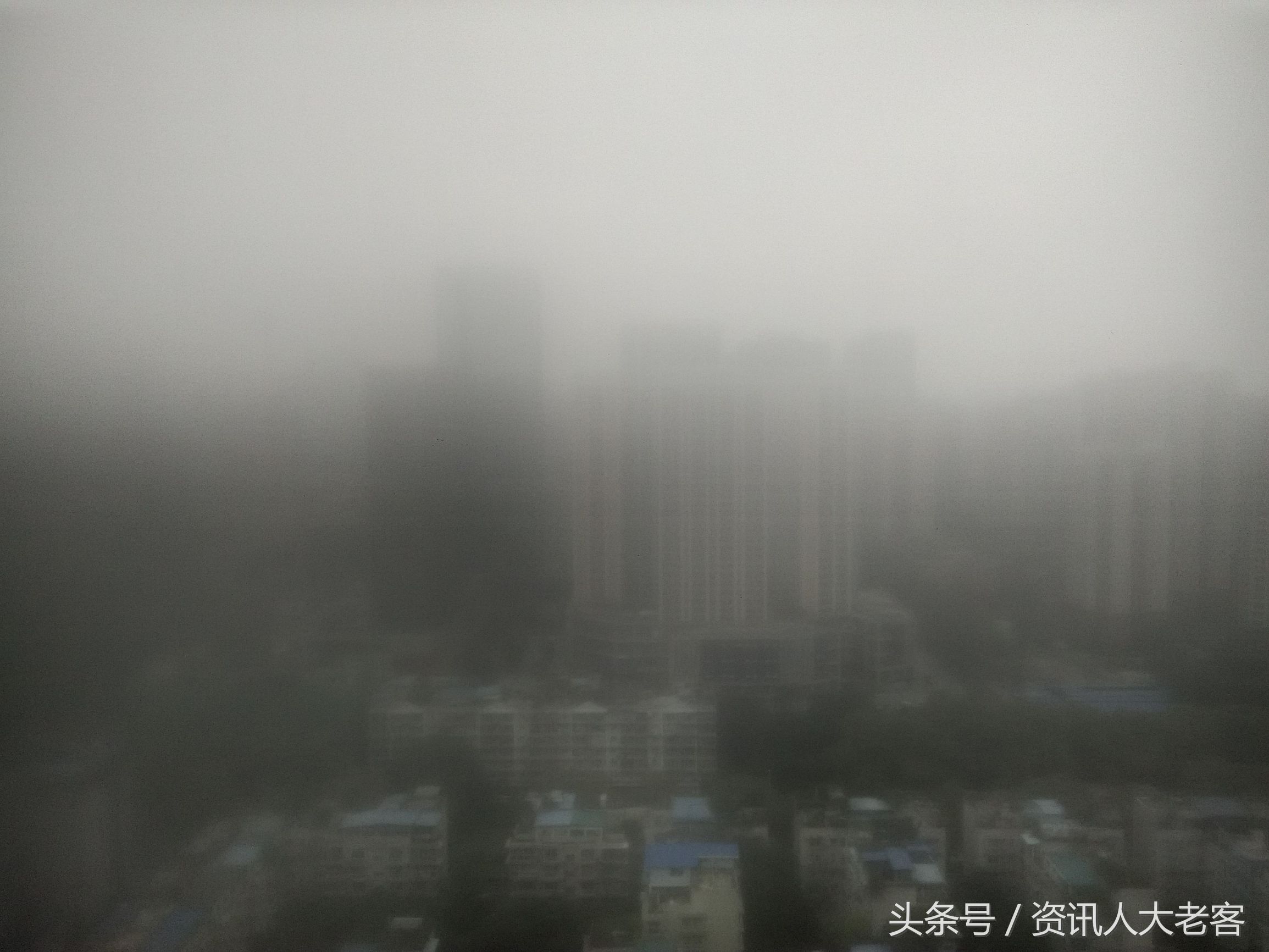 只花5元钱，我就成功治好了红米1S电信版的“白内障”