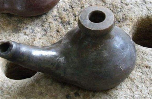 100年前农村用的油灯,农村老式油灯